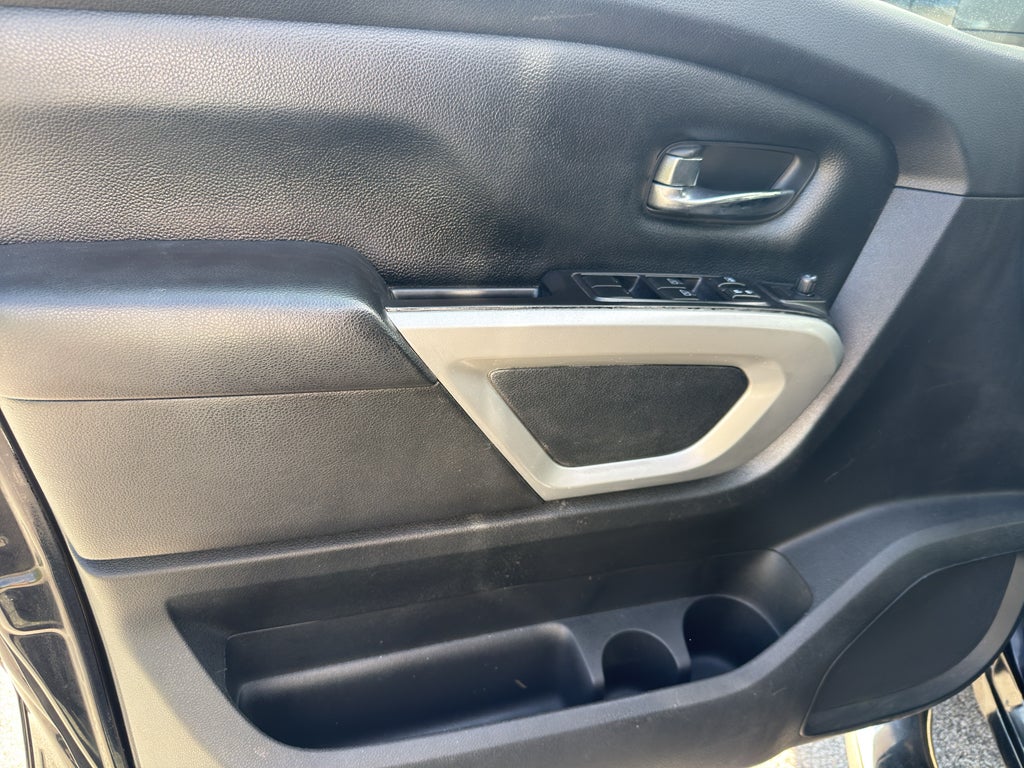 2020 Nissan TITAN Crew Cab SV 4x4