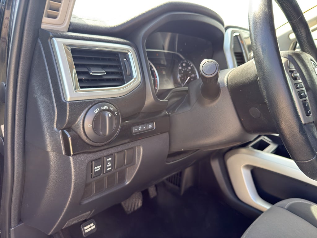 2020 Nissan TITAN Crew Cab SV 4x4