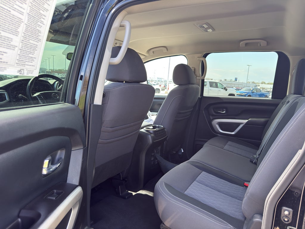 2020 Nissan TITAN Crew Cab SV 4x4