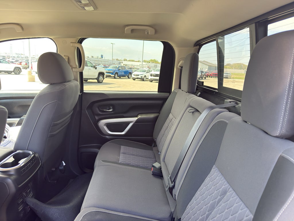 2020 Nissan TITAN Crew Cab SV 4x4