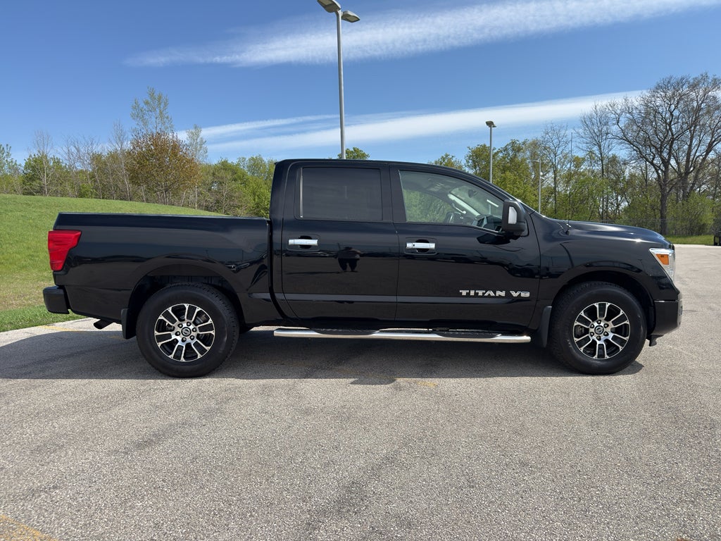 2020 Nissan TITAN Crew Cab SV 4x4