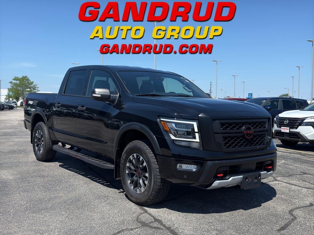 2023 Nissan TITAN Crew Cab PRO-4X 4x4