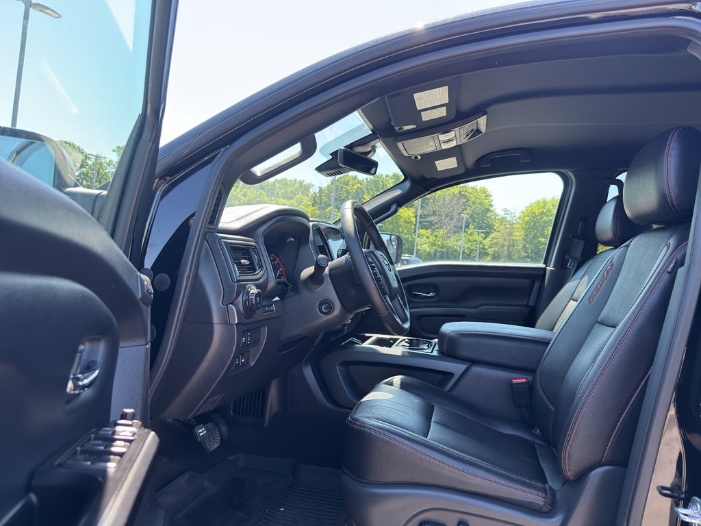 2023 Nissan TITAN Crew Cab PRO-4X 4x4