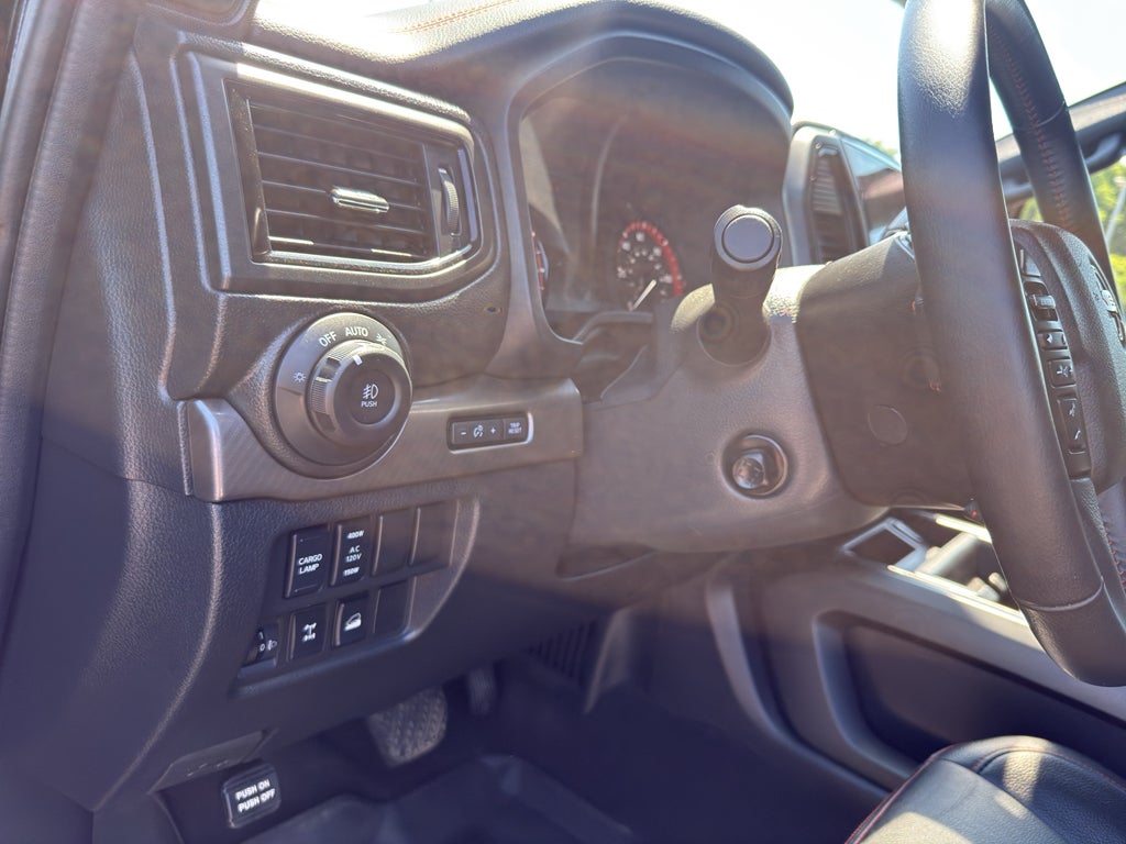 2023 Nissan TITAN Crew Cab PRO-4X 4x4