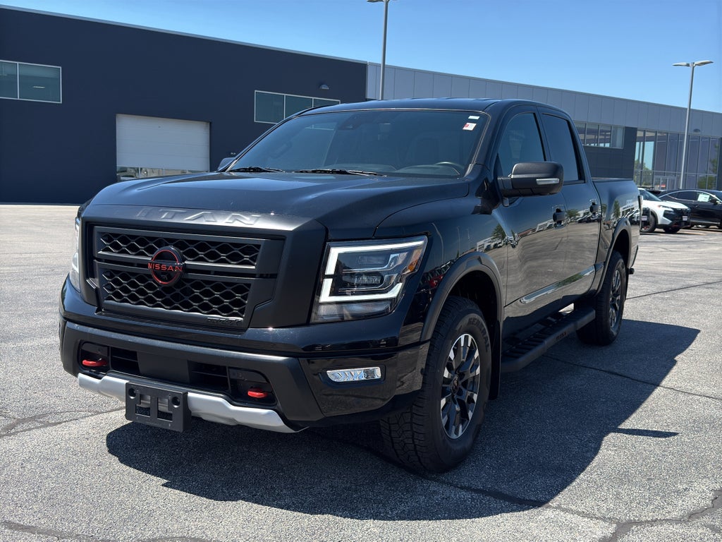 2023 Nissan TITAN Crew Cab PRO-4X 4x4