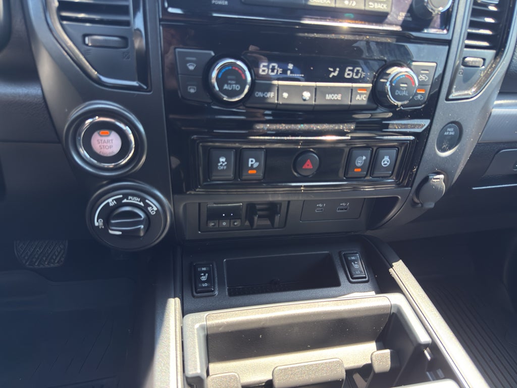 2023 Nissan TITAN Crew Cab PRO-4X 4x4