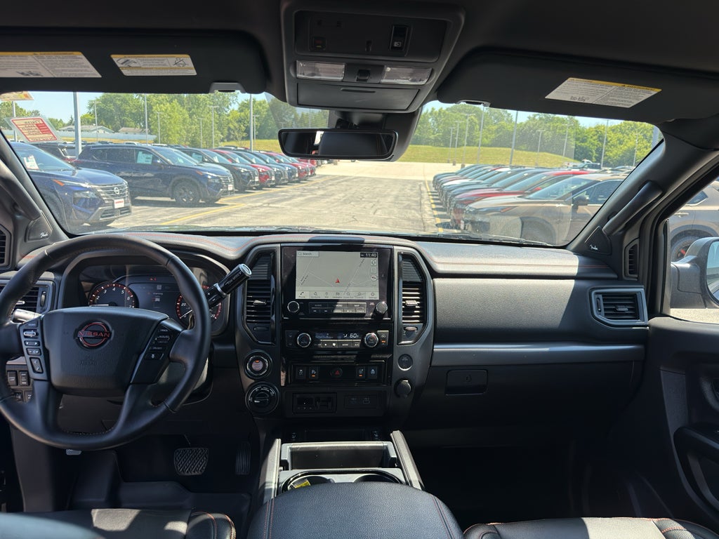 2023 Nissan TITAN Crew Cab PRO-4X 4x4