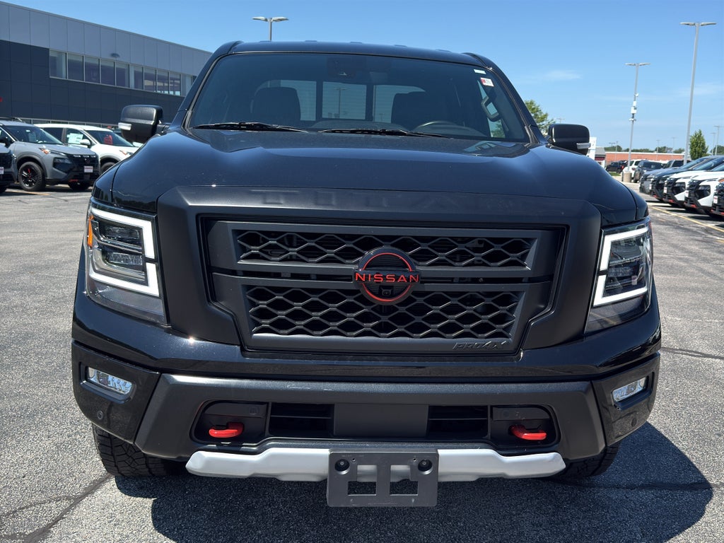 2023 Nissan TITAN Crew Cab PRO-4X 4x4