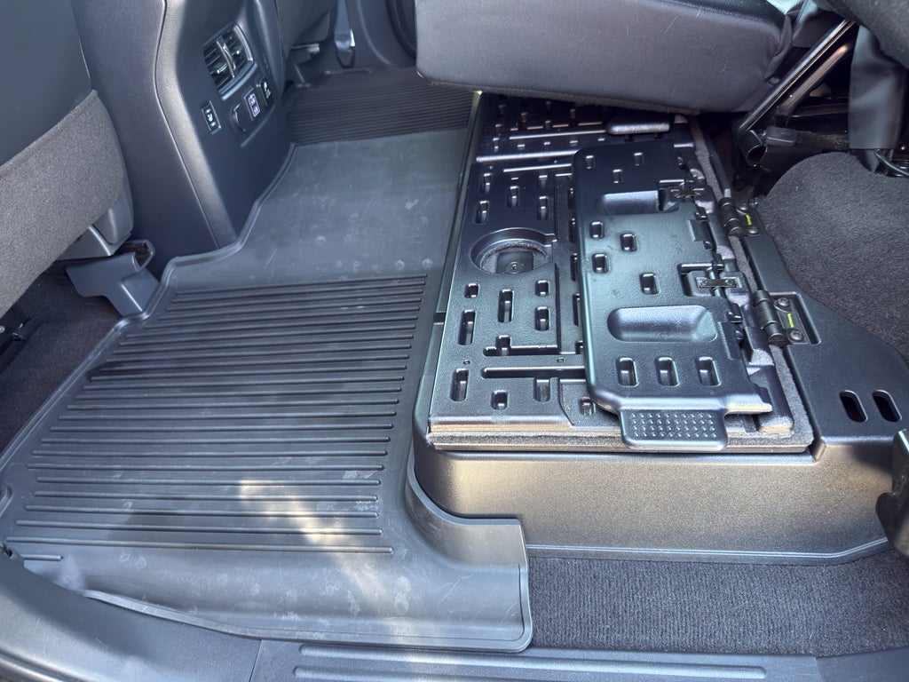 2023 Nissan TITAN Crew Cab PRO-4X 4x4