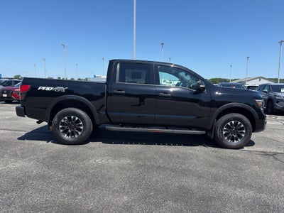 2023 Nissan TITAN Crew Cab PRO-4X 4x4