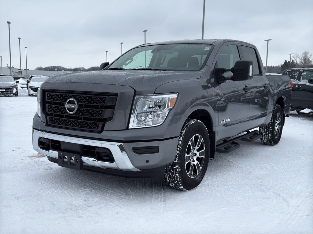 2024 Nissan Titan SV