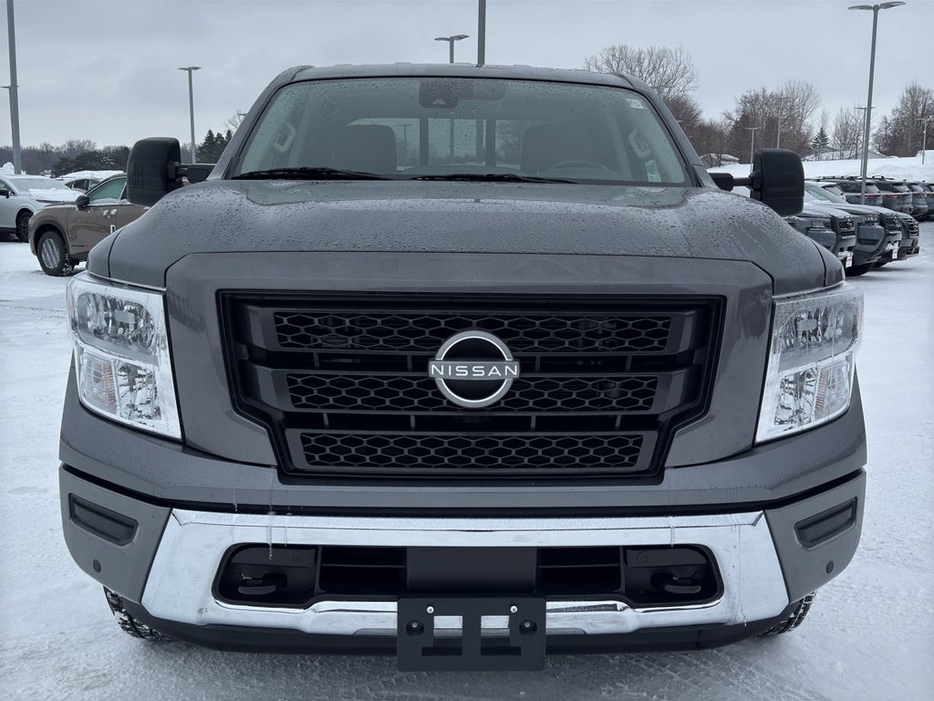 2024 Nissan Titan SV