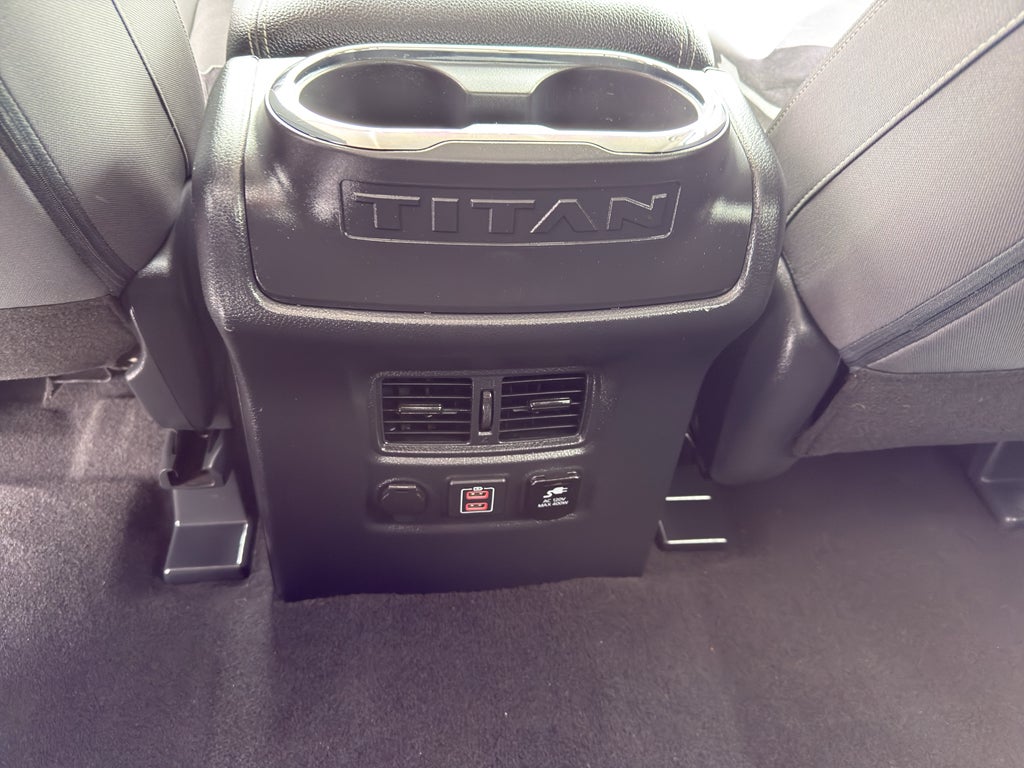 2024 Nissan Titan SV