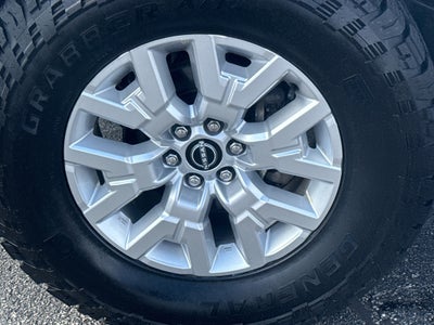 2024 Nissan Frontier SV