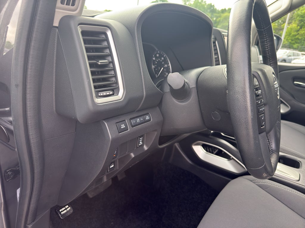 2024 Nissan Frontier SV