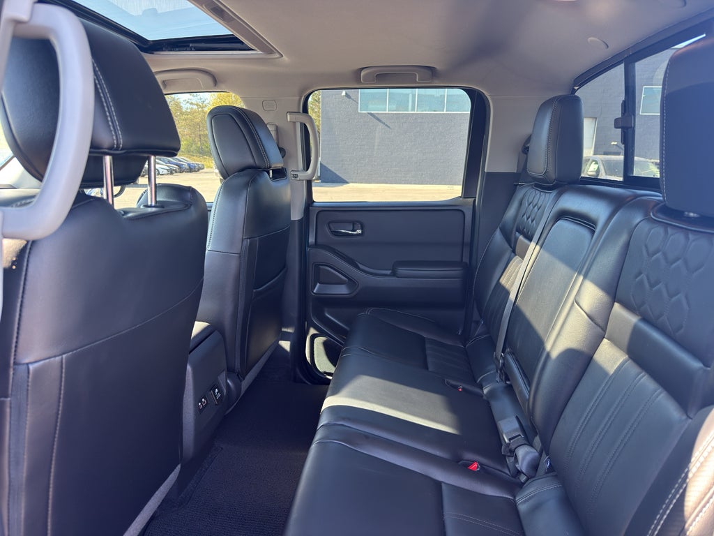 2024 Nissan Frontier Crew Cab SL 4x4