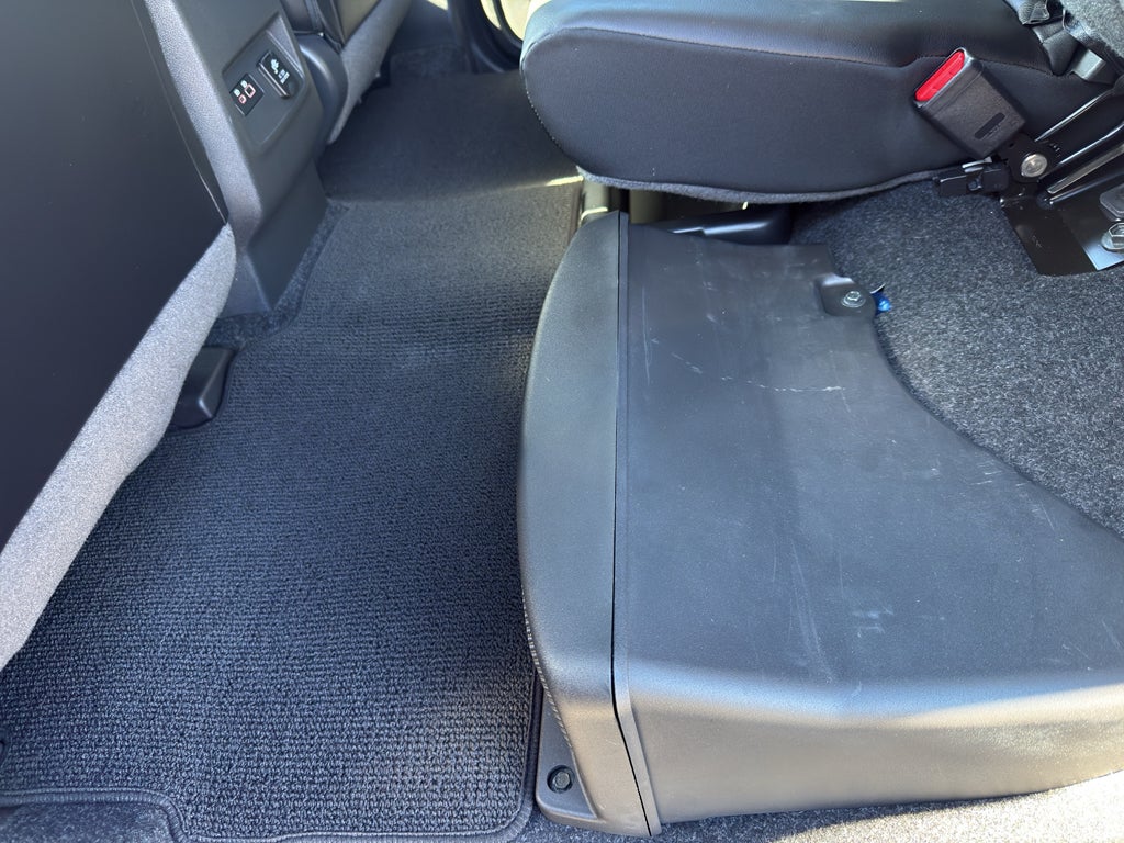2024 Nissan Frontier Crew Cab SL 4x4