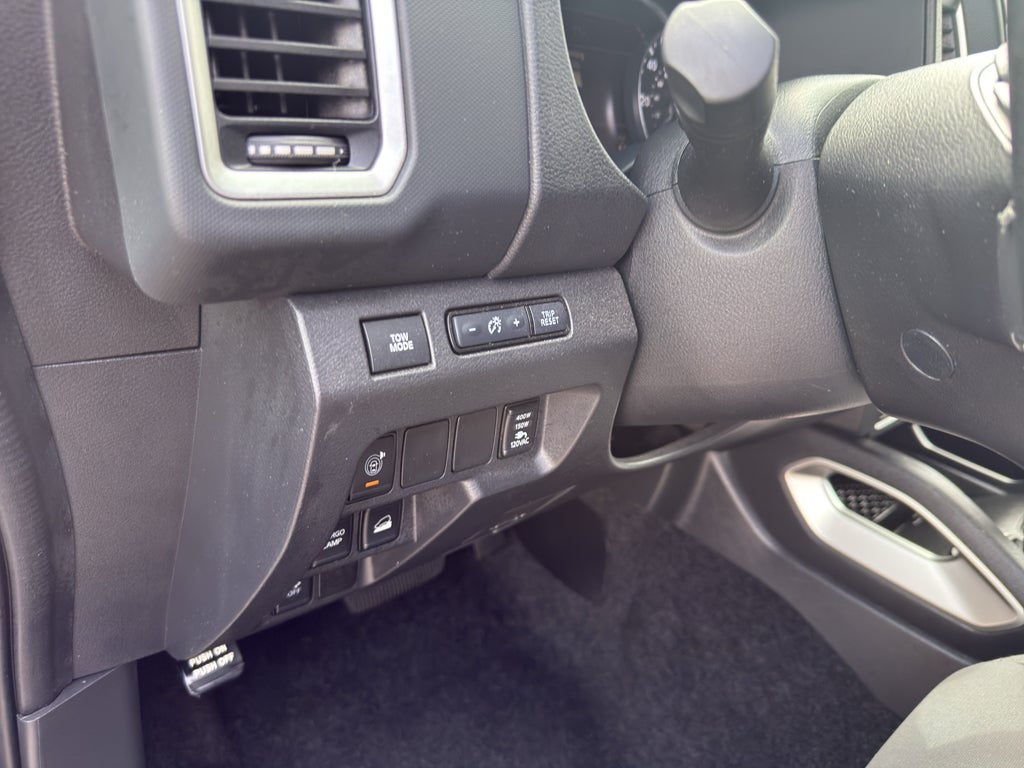 2023 Nissan Frontier Crew Cab SV 4x4