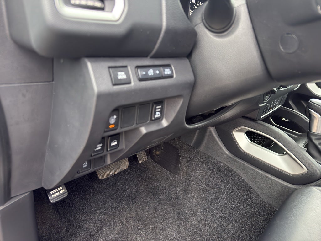 2023 Nissan Frontier SV