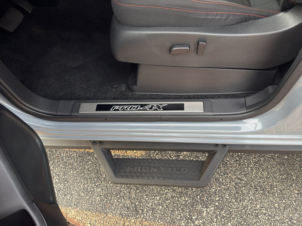 2023 Nissan Frontier Crew Cab PRO-4X 4x4
