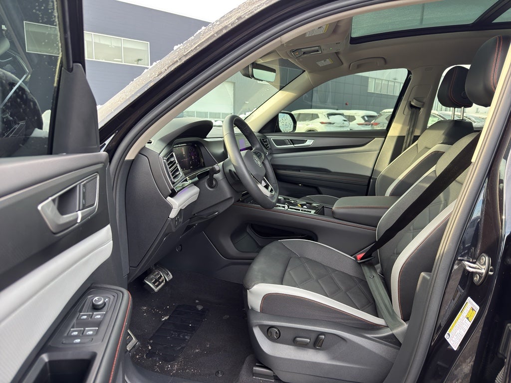 2024 Volkswagen Atlas 2.0T Peak Edition SE w/Technology