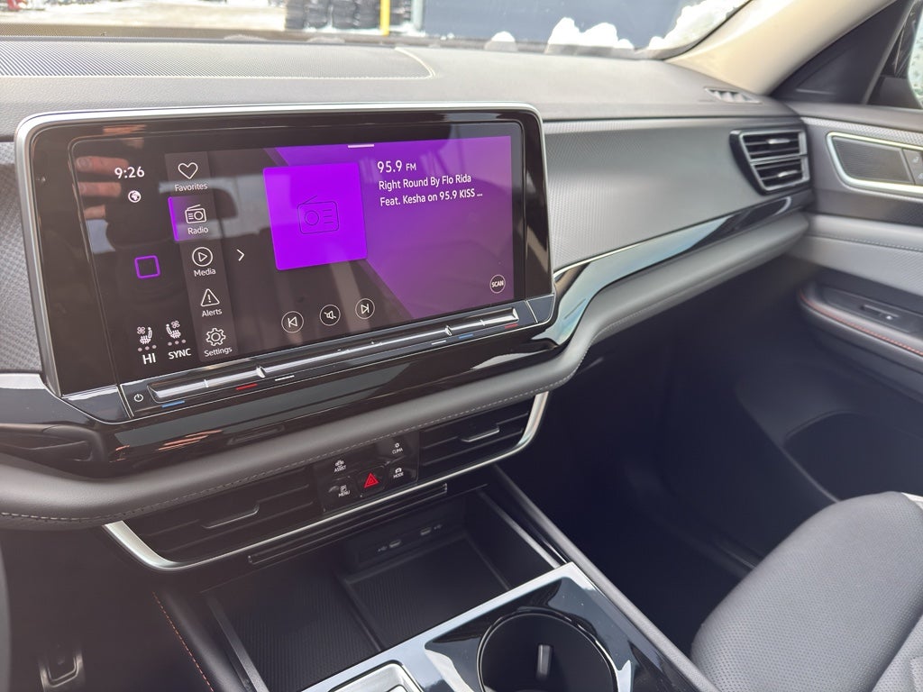 2024 Volkswagen Atlas 2.0T Peak Edition SE w/Technology