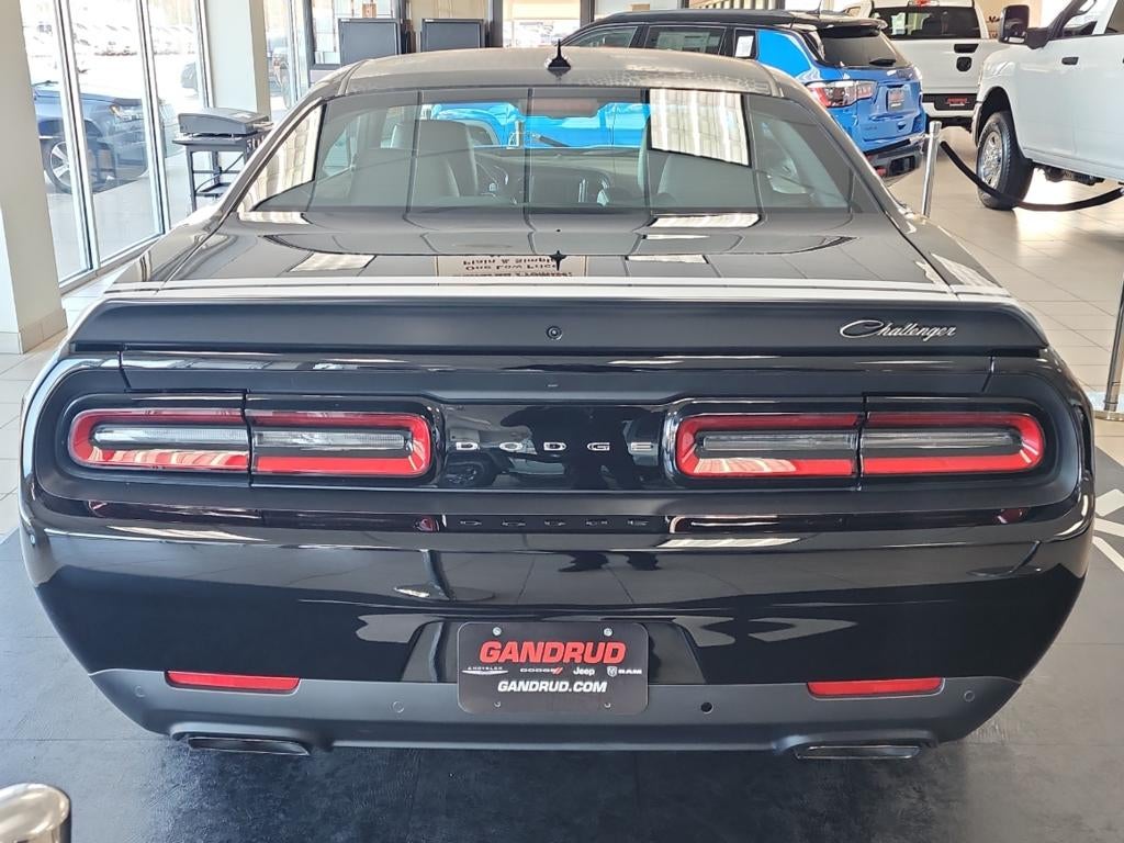 2023 Dodge CHALLENGER Base