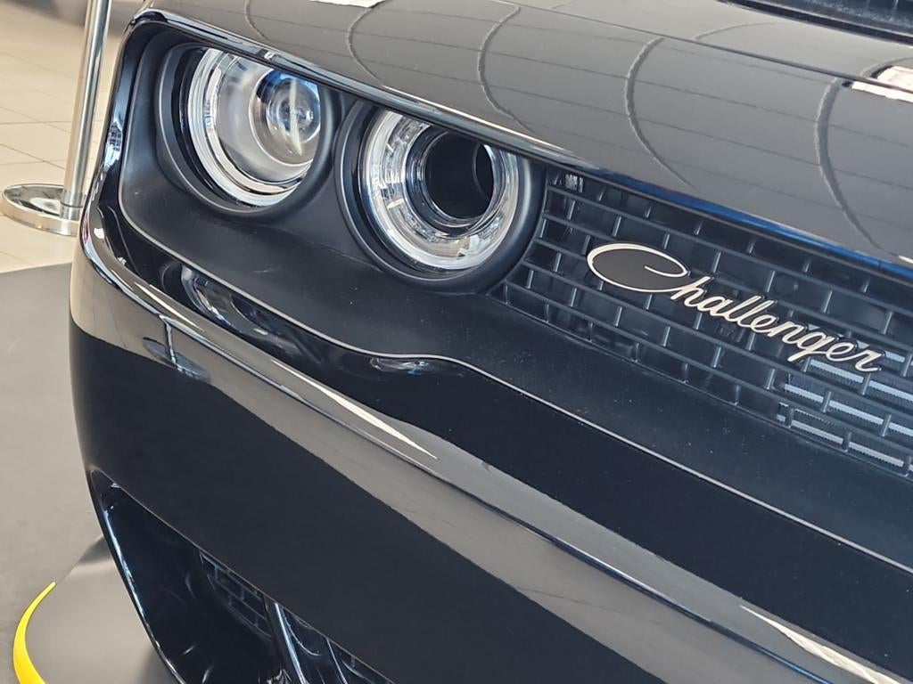 2023 Dodge CHALLENGER Base