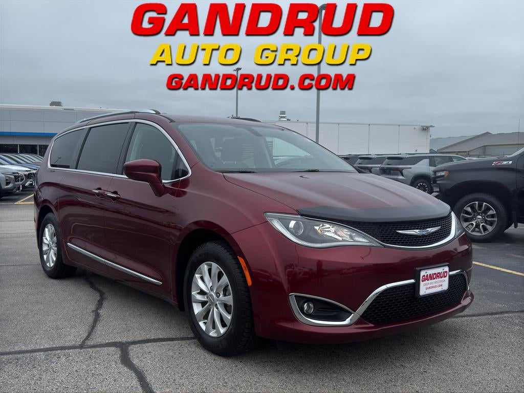 2018 Chrysler Pacifica Touring L's photo