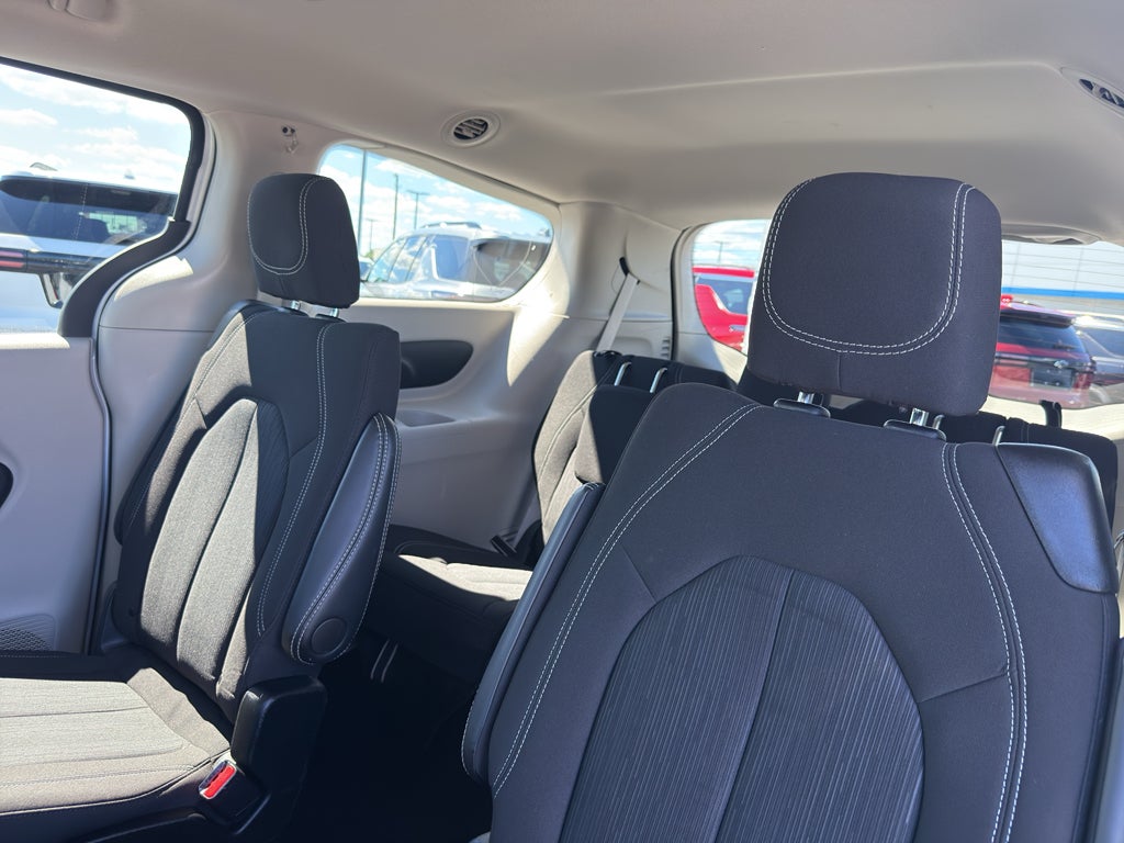 2024 Chrysler Voyager LX