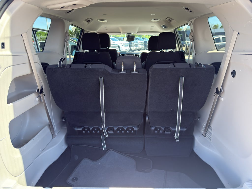 2024 Chrysler Voyager LX