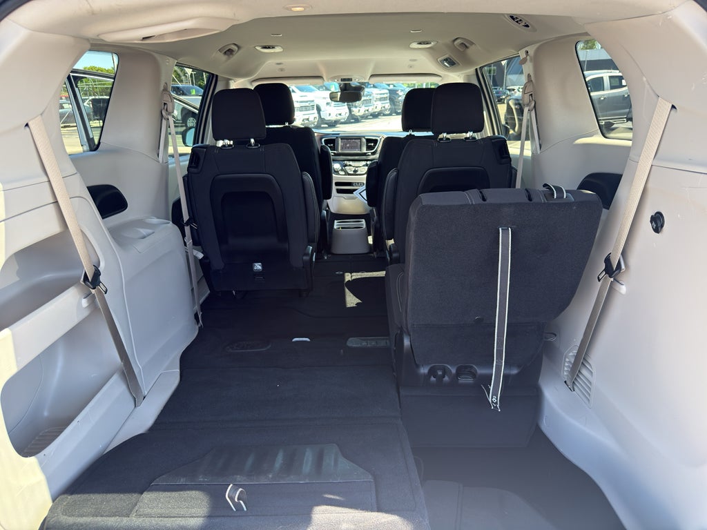 2024 Chrysler Voyager LX
