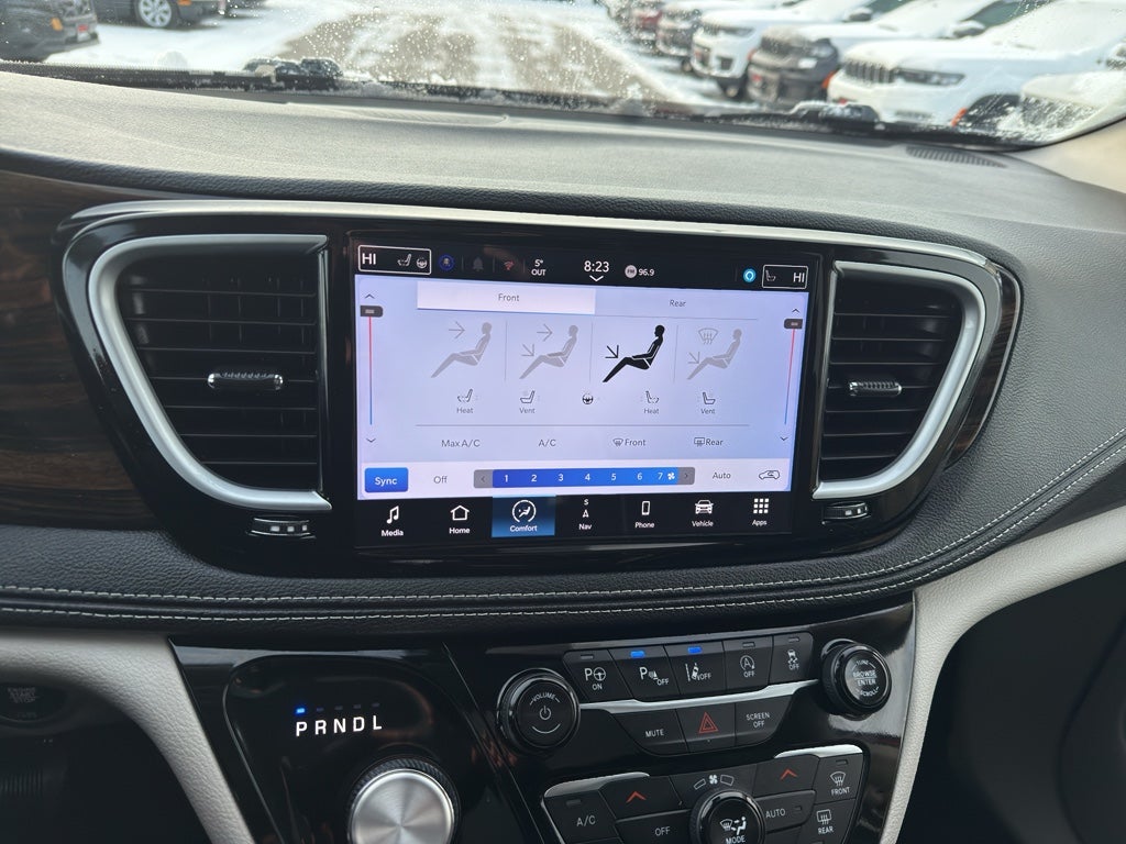 2024 Chrysler Pacifica Limited