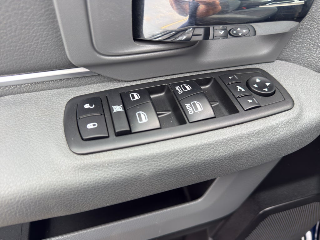 2018 RAM 1500 Big Horn Crew Cab 4x4 5'7" Box
