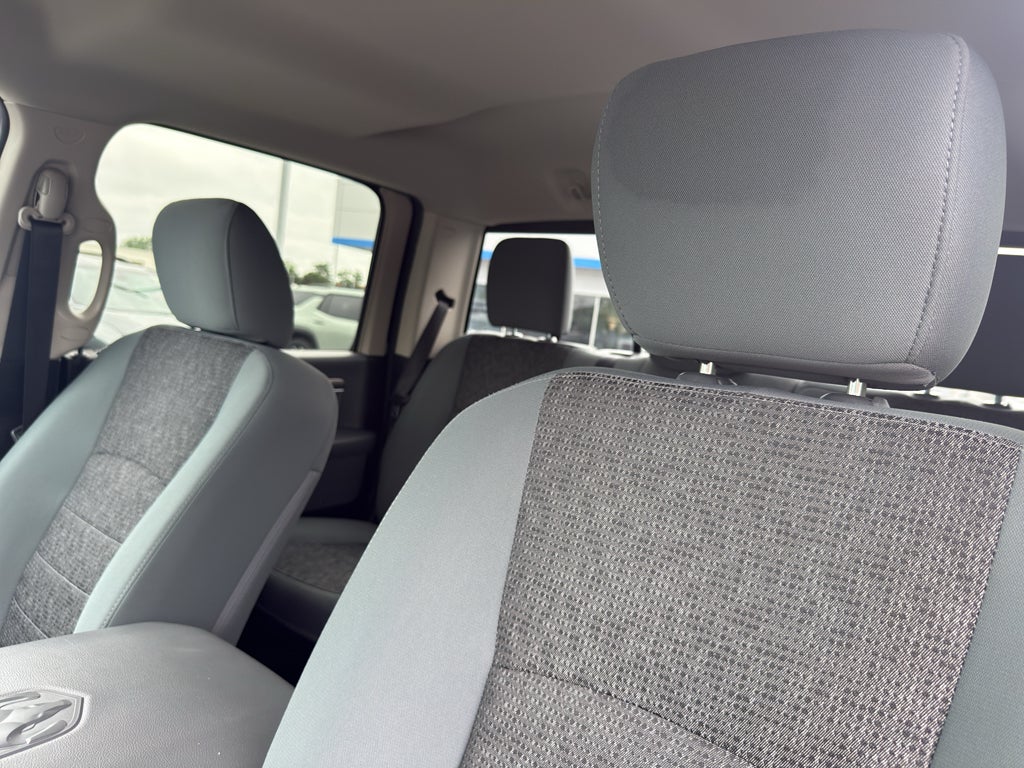 2018 RAM 1500 Big Horn Crew Cab 4x4 5'7" Box
