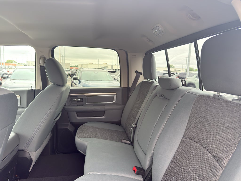 2018 RAM 1500 Big Horn Crew Cab 4x4 5'7" Box