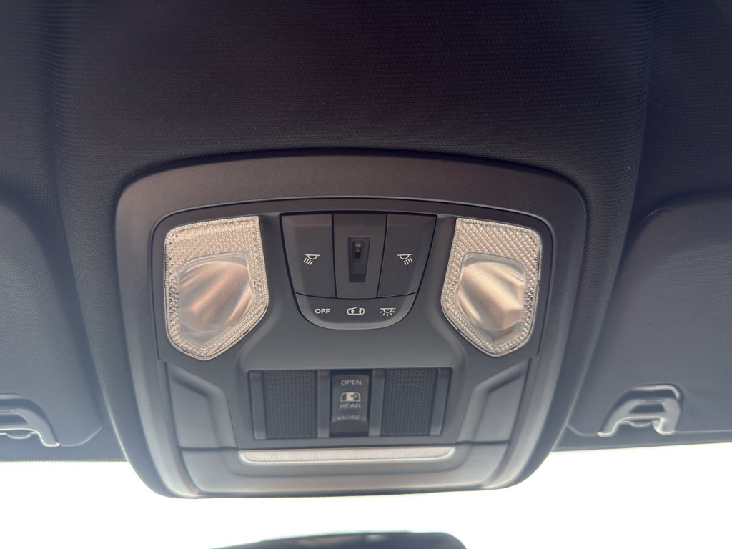 2021 RAM 2500 Tradesman Crew Cab 4x4 6'4" Box