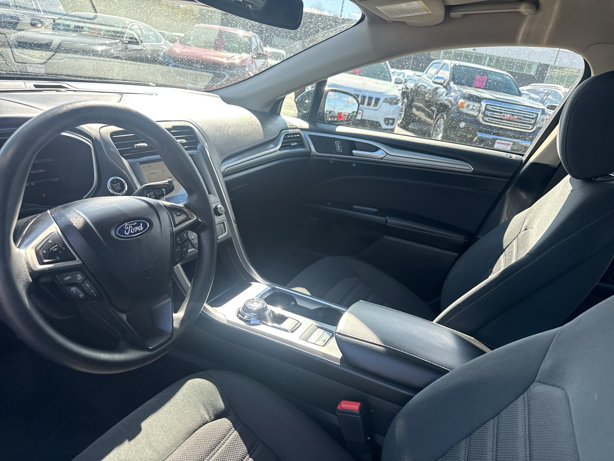 2020 Ford Fusion SE - Photo 10