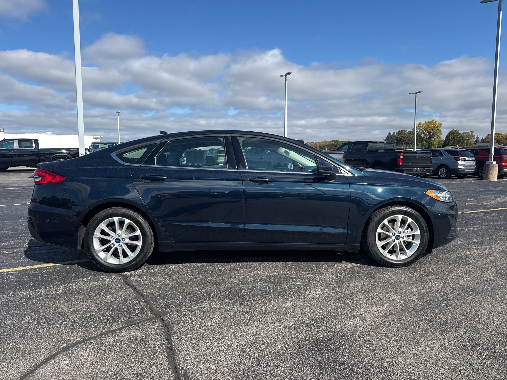 2020 Ford Fusion SE - Photo 18