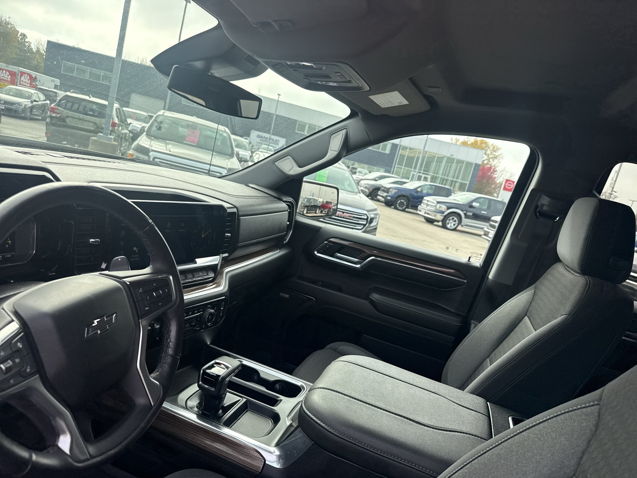 2023 Chevrolet Silverado 1500 RST - Photo 10