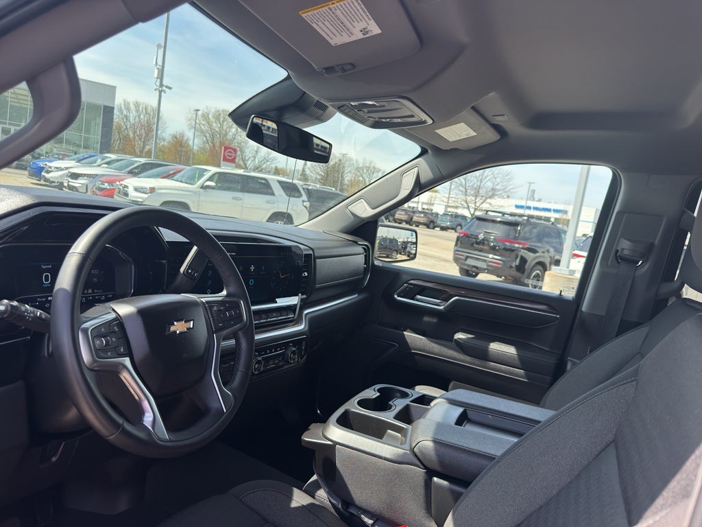 2025 Chevrolet Silverado 1500 LT