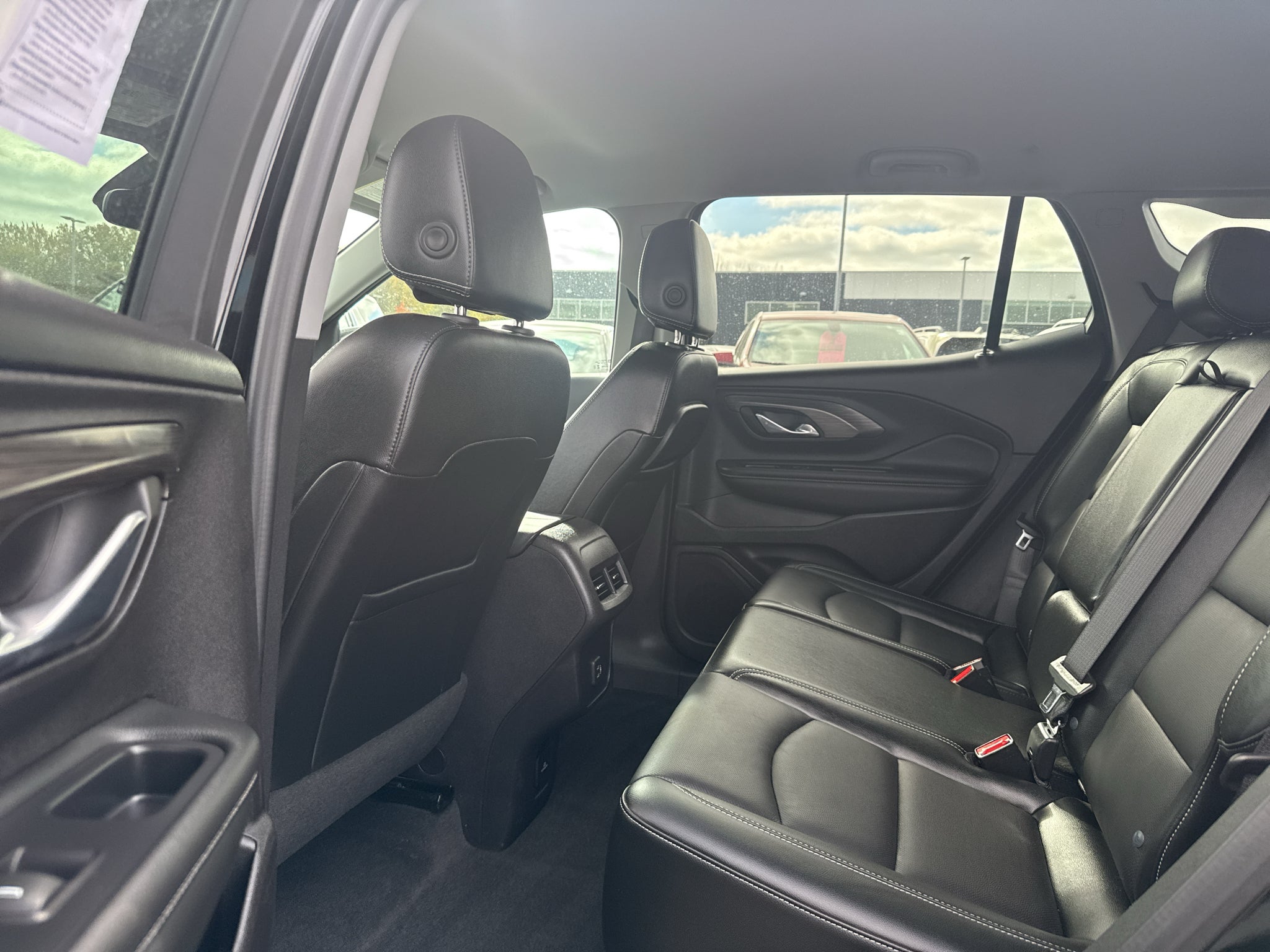 2024 GMC Terrain SLT - Photo 12