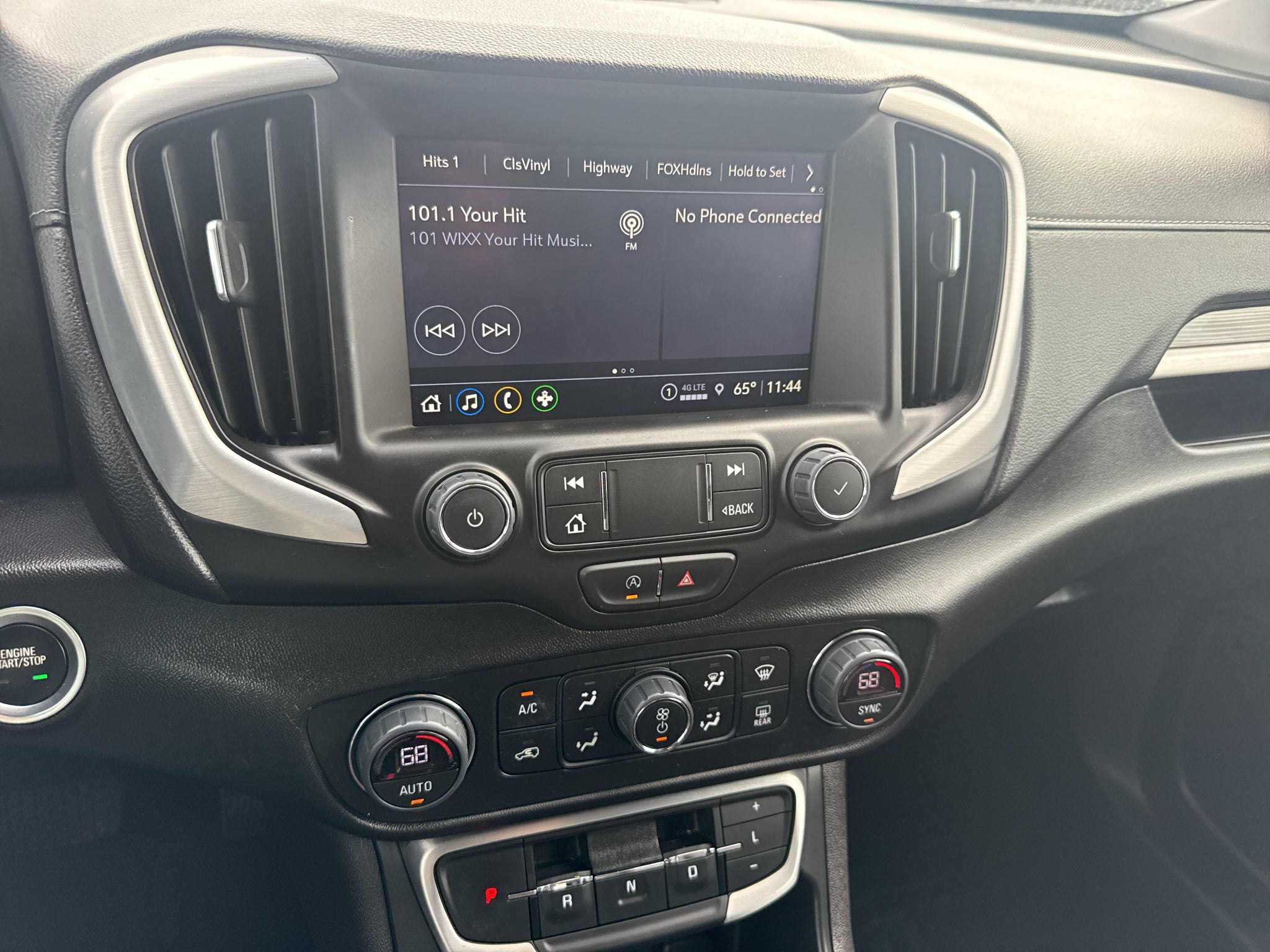 2024 GMC Terrain SLT - Photo 7