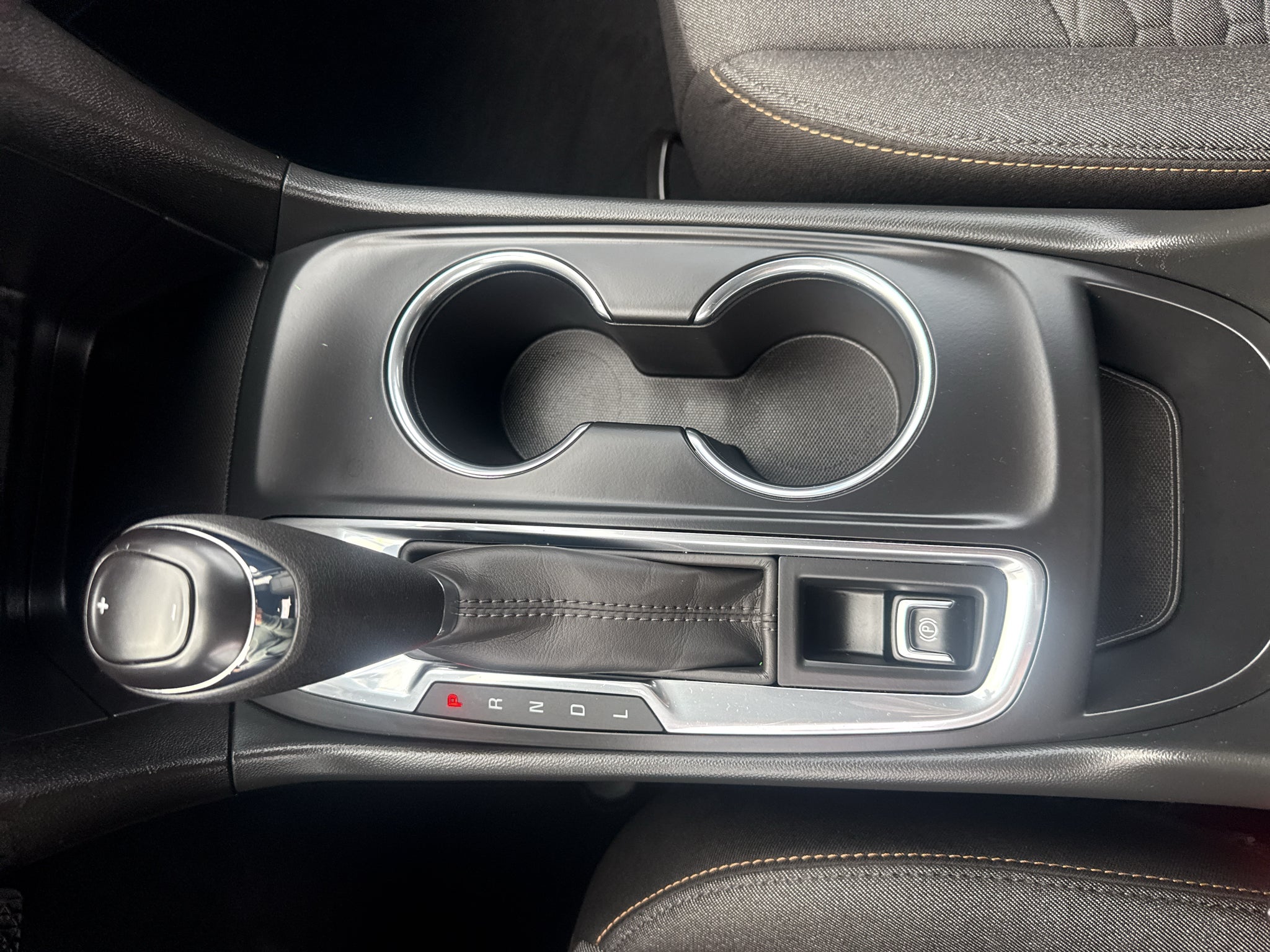 2020 Chevrolet Equinox LT - Photo 9