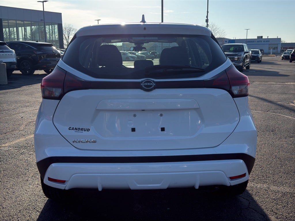2022 Nissan Kicks S