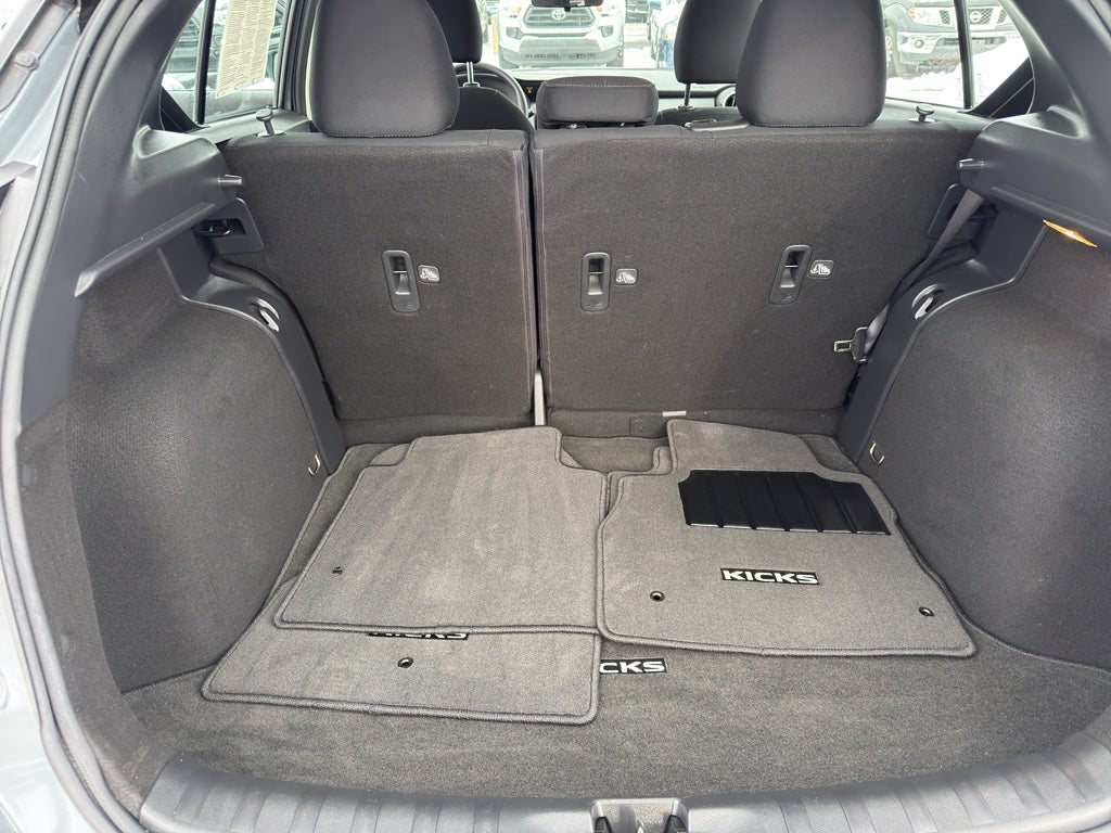 2023 Nissan Kicks SV