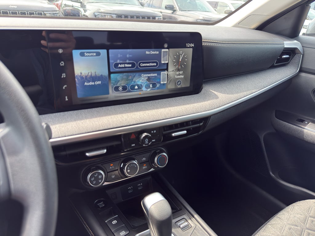 2025 Nissan Kicks SV