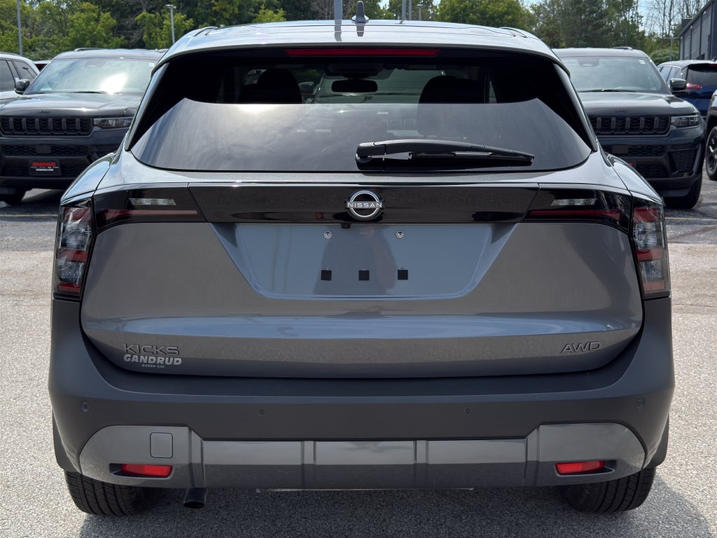 2025 Nissan Kicks SV