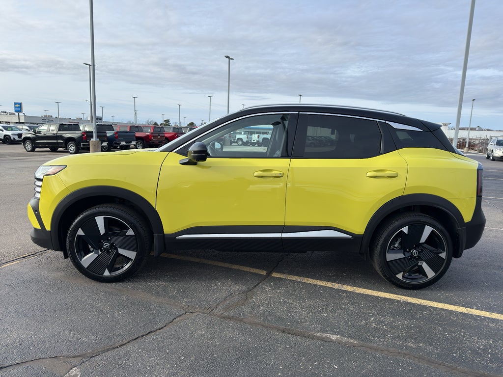 2025 Nissan Kicks SR