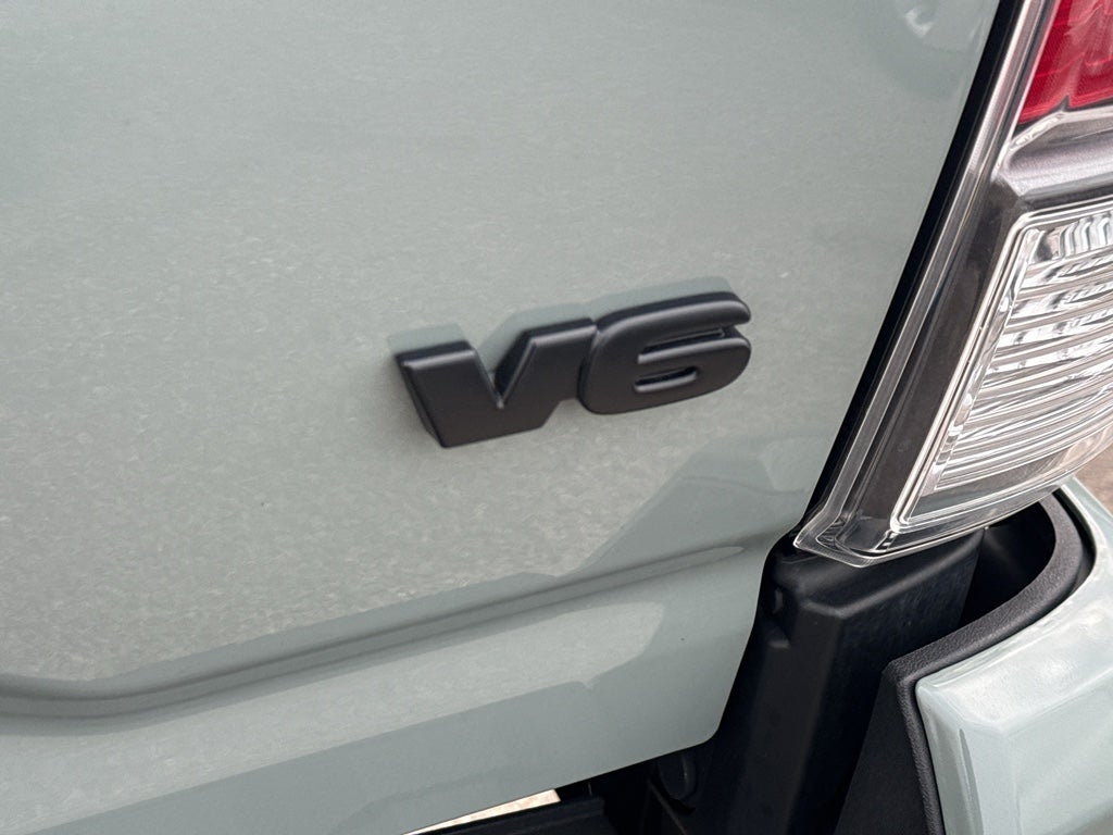 2022 Toyota Tacoma 4WD SR